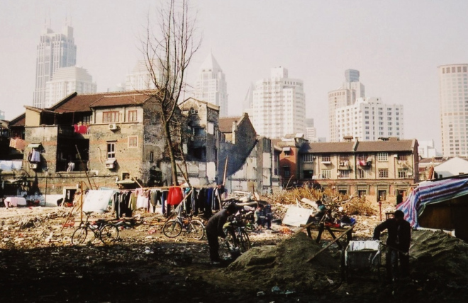 Shanghai 2003 vacant lot laundry