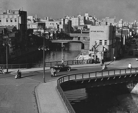 Miyoshibashi three-way bridge Tsukiji river Tokyo STAR HOTEL – the